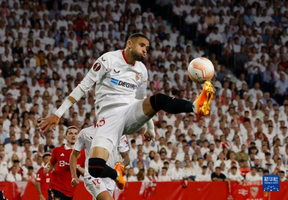 开云体育 登录-欧联赛程吃紧；塞维利亚窗口期篮板制胜；管理层满意；控场能力受关注(贝蒂斯对塞维利亚比赛)