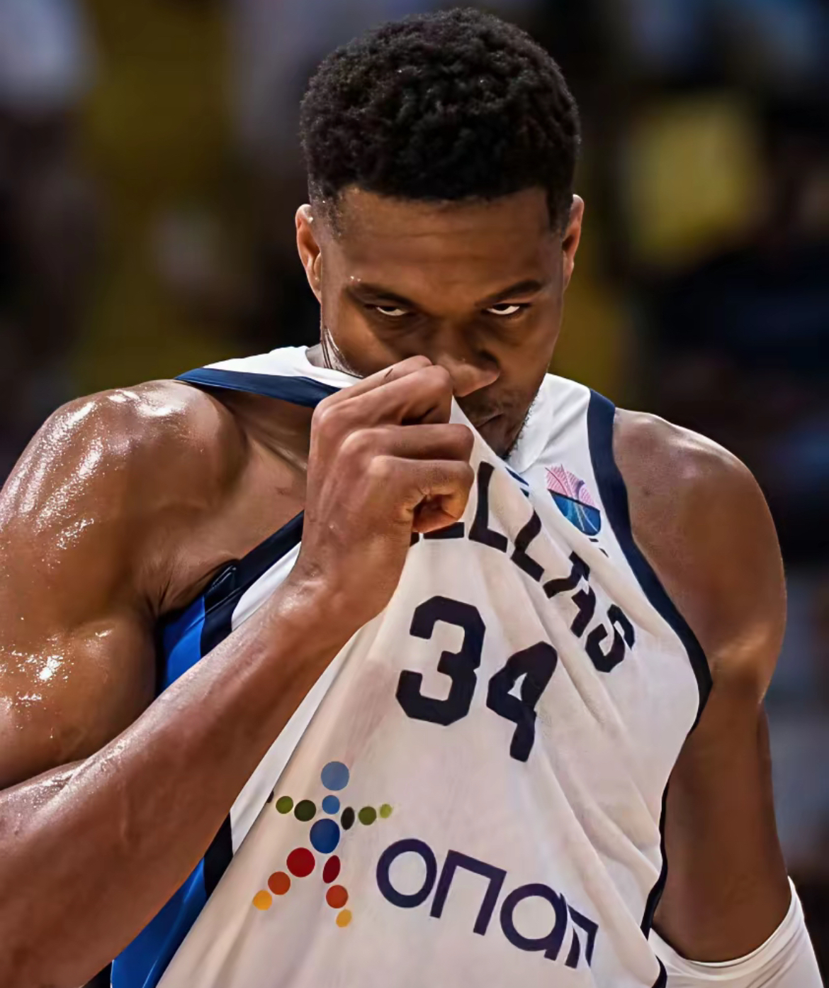 重磅！莱万多夫斯基关键节点精彩发挥今晚广州队备战欧篮联，字母哥在澳大利亚队比赛中官方发布新规的简单介绍